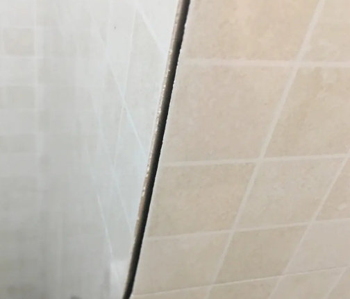 公主岭瓷砖空鼓维修公司分享阳台瓷砖脱落的修复过程可以分为以下几个步骤